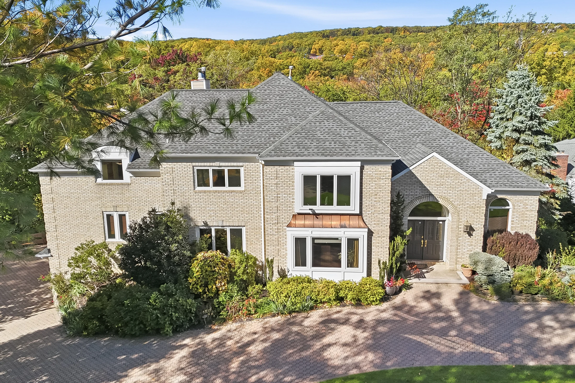 Front exterior of 12 Tree Top Terrace